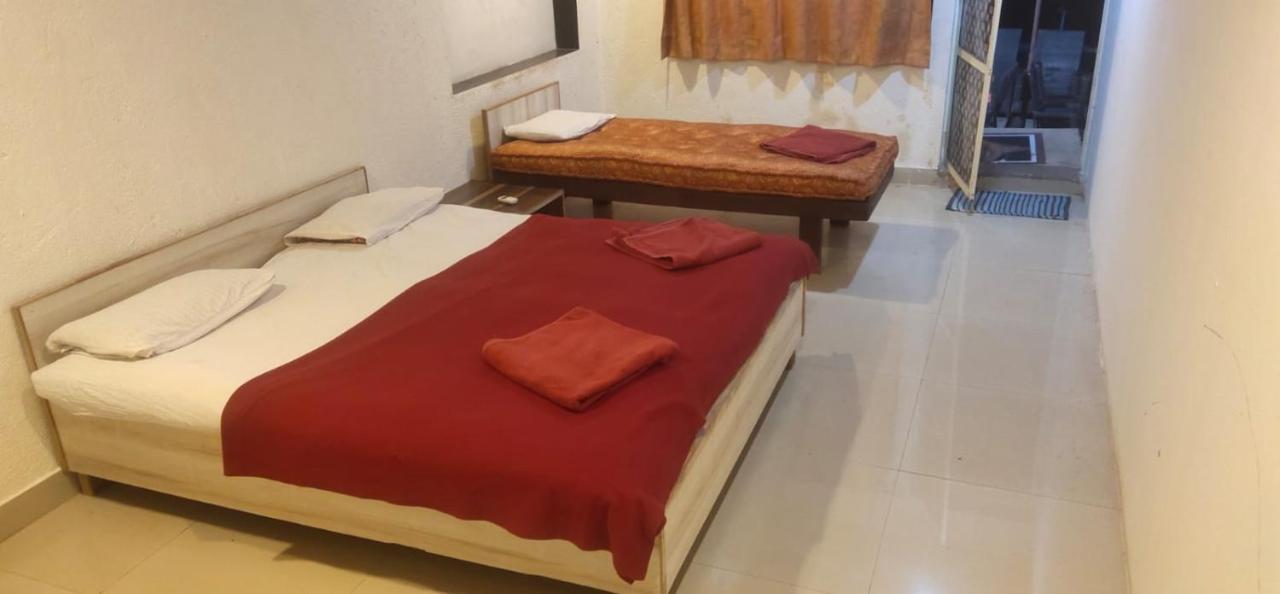 Hotel Hilltone Veg Non Veg Matheran Exterior foto